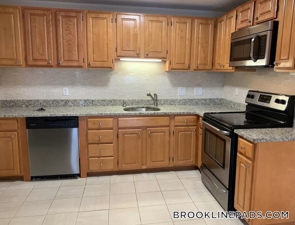 Photo - 230 Babcock St Unit 4H