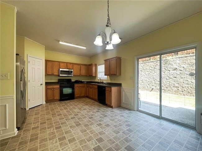 Photo - 2091 Executive Dr N