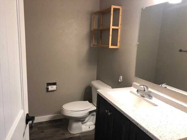 Photo - 1007 NW Bryant St