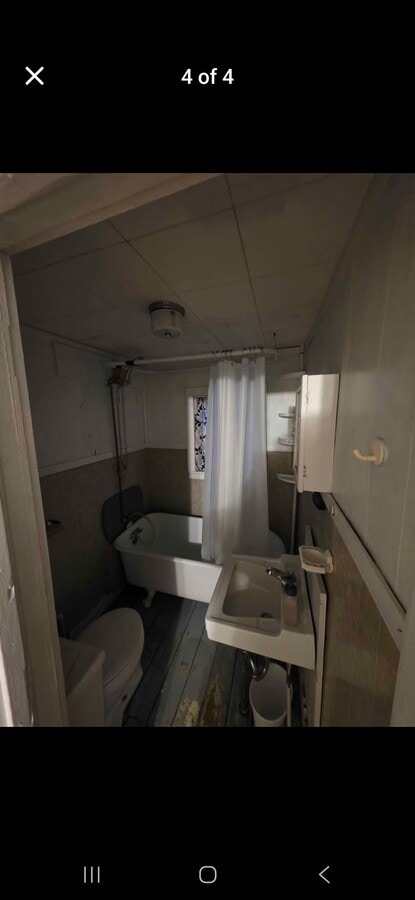 Photo - 11 W Gates St