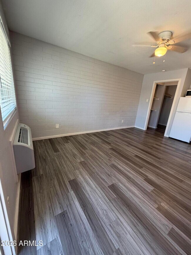 Photo - 1234 W 4th St Unit Apt 2