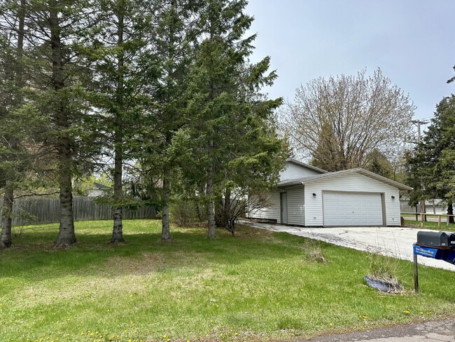 You've found it. This spacious 4-bedroom, ... - You've found it. This spacious 4-bedroom, ... Apartamento