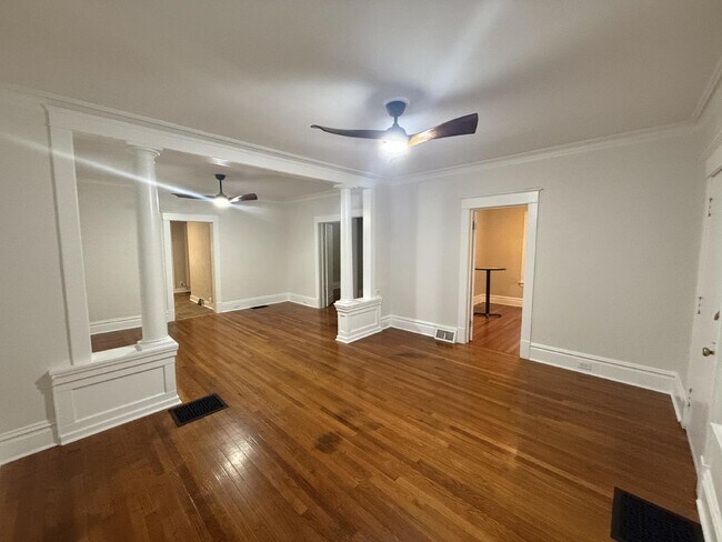 Beautiful 3BR on the NW Side - Beautiful 3BR on the NW Side Apartment Unit 1