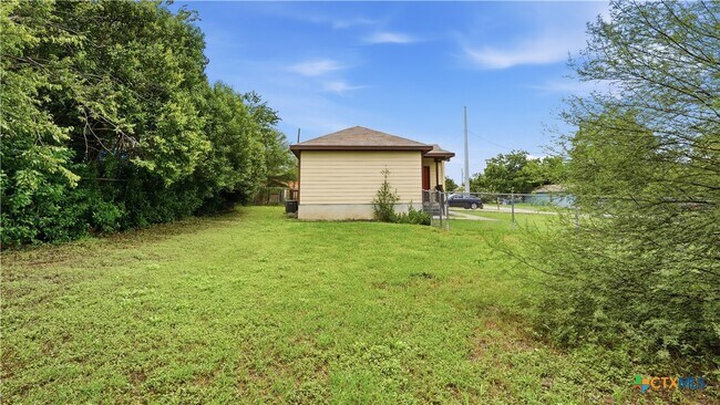 Photo - 193 Rosedale Ave