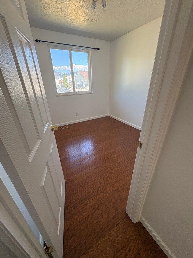 Photo - 6586 S 5095 W