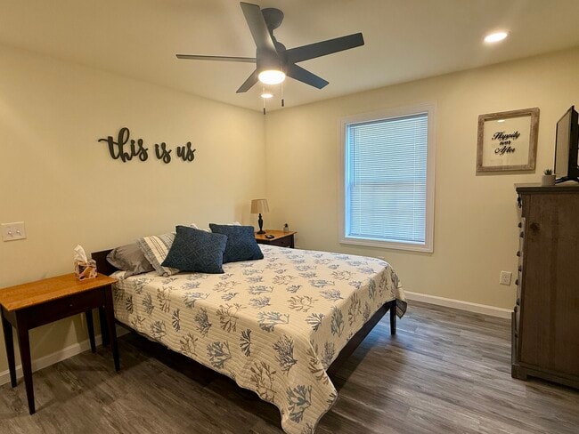 Photo - 420 Hancock St Unit A