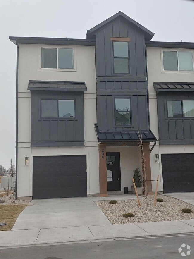 Building Photo - Townhome in Prime American Fork Location