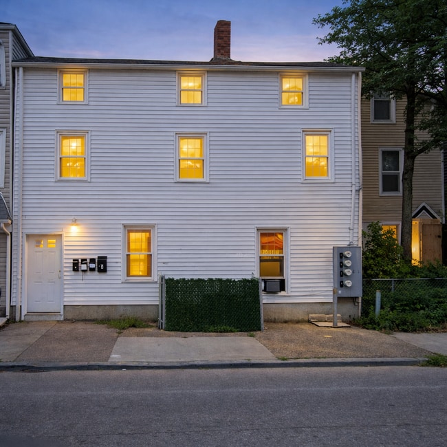 Building Photo - 109 E Main St Unit 1