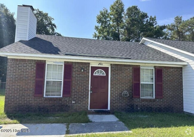 Building Photo - 205 Live Oak Ct Rental