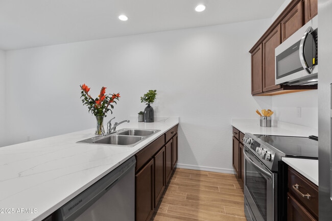 Photo - 2842 E Tracy Ln