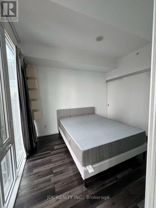 Photo - 75 St Nicholas St Unité 2905