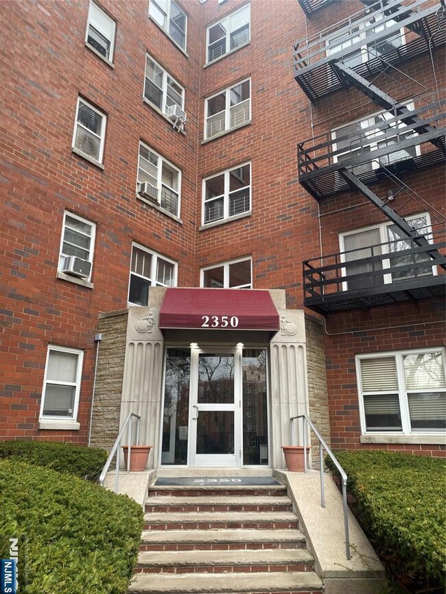 Photo - 2350 Linwood Ave Apartment Unit 2F