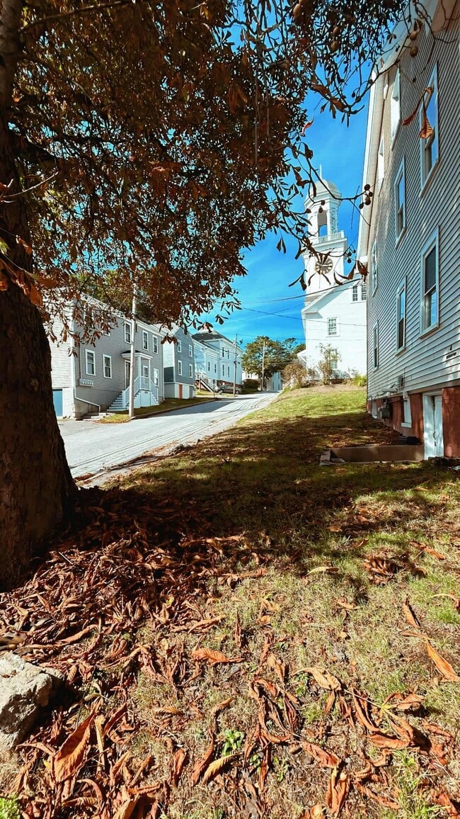 Building Photo - 4 Elm St Ct Unit 2 Rental