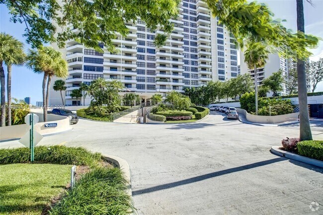 Building Photo - 2500 Parkview Dr Unit 607 Rental