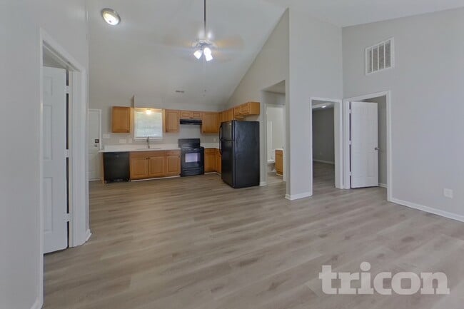 Photo - 212 Cottonwood Park Dr