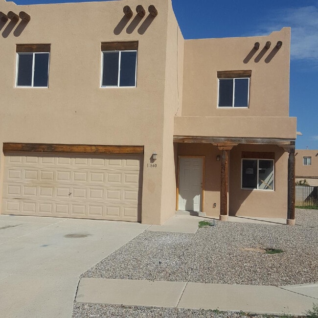 Building Photo - 5BR, 2.5BA, 2CG