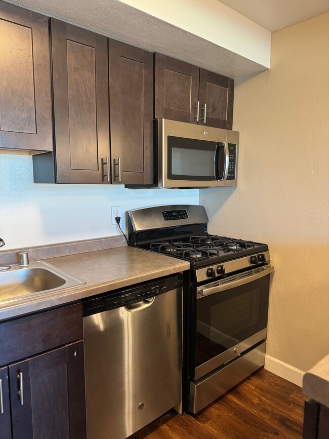 Photo - 2131 N Summit Ave Unit 307