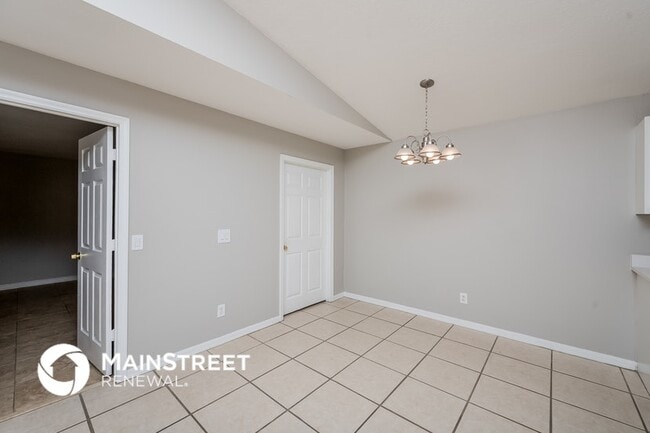 Photo - 828 Trina Ln