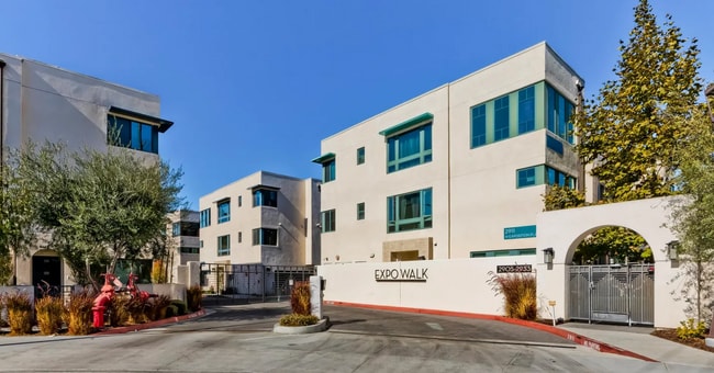 Building Photo - 2907 W Exposition Pl