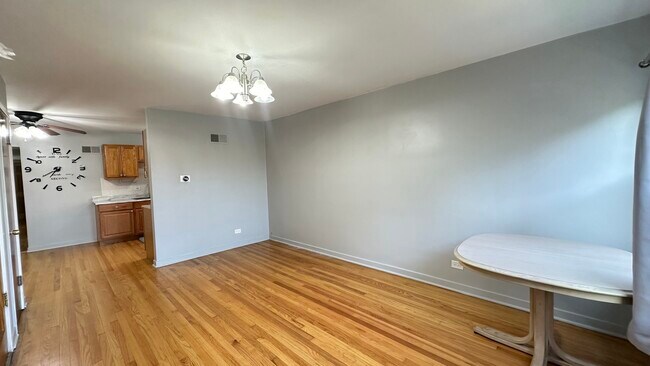 Photo - 2739 W Catalpa Ave Unit 2W