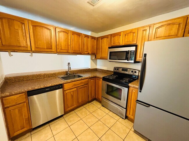 Photo - 1210 University Terrace