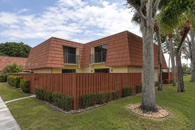 Photo - 731 Buttonwood Ln