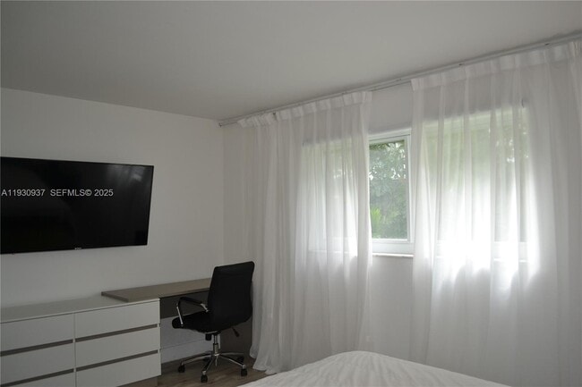 Photo - 2201 Brickell Ave Unidad 8