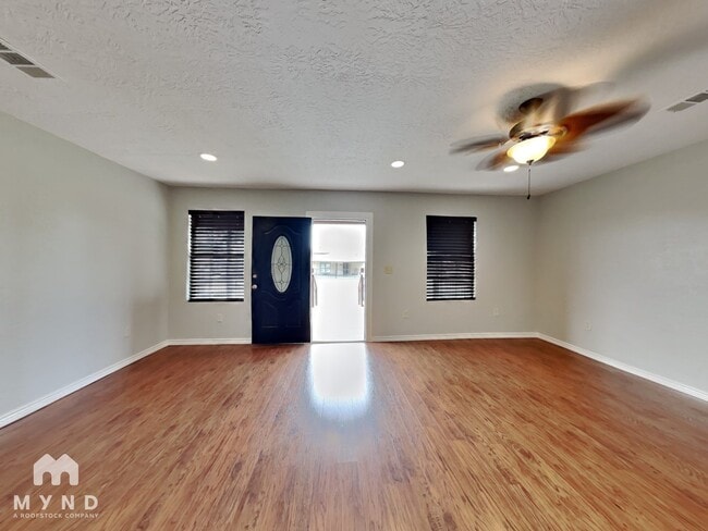 Photo - 11807 Roandale Dr