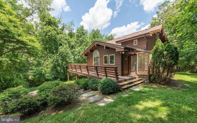 Building Photo - 5945 Bartonsville Rd