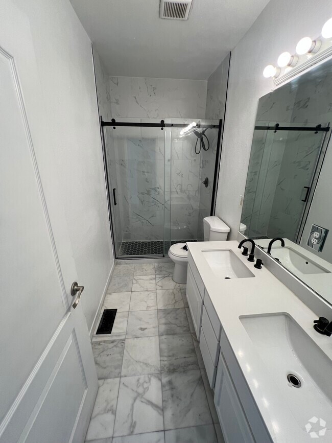 Building Photo - 783 S Locust St Rental