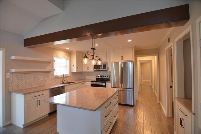 Photo - 19118 Challe Cir W