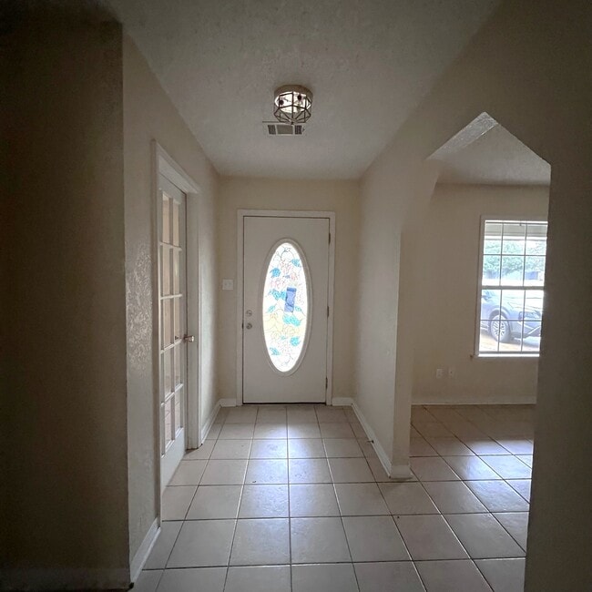 Photo - 161 Pinehill Mnr