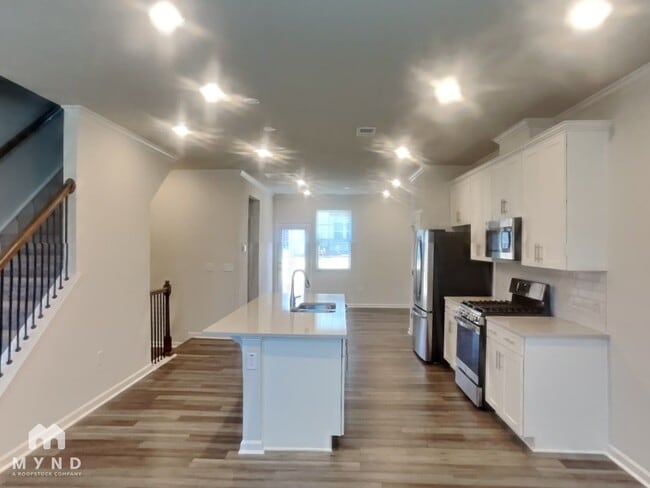 Photo - 3046 Castle Loch Ln