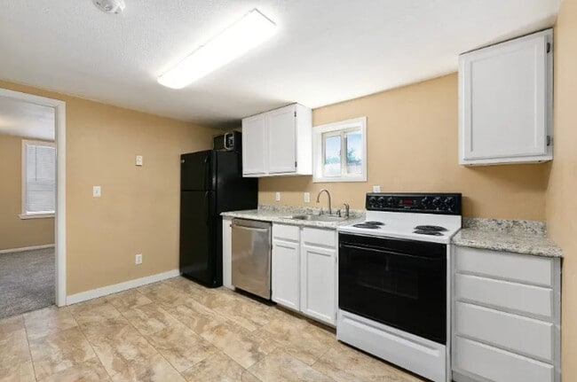 Photo - 528 W Magnolia St