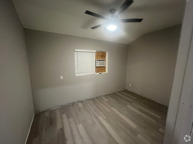Building Photo - 535 N Orange Ave Rental