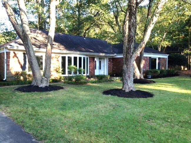 Building Photo - Beautiful Spacious Germantown Home!