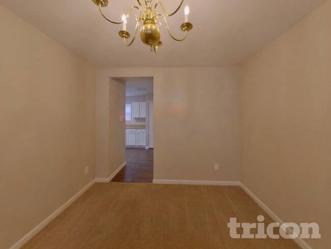 Photo - 923 Littleton Dr