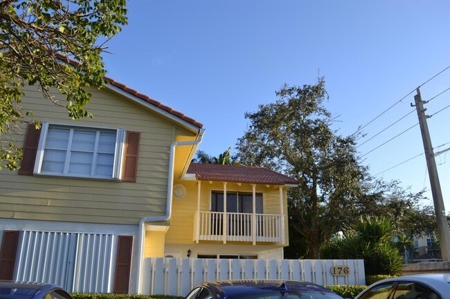 Photo - 176 Seabreeze Cir