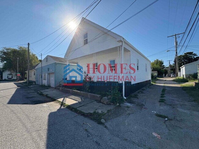 Photo - Three Bedroom House | Move in Special