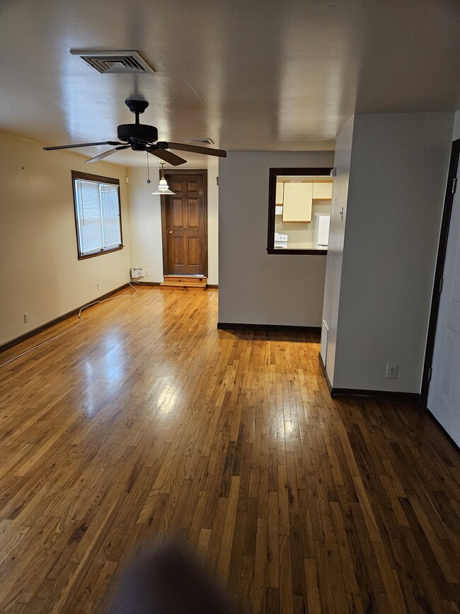 Photo - 340 W State St Unidad #2