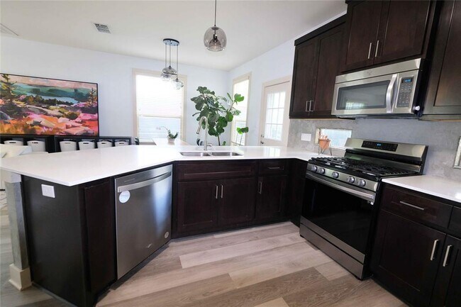 604 Allen St Unit 104
