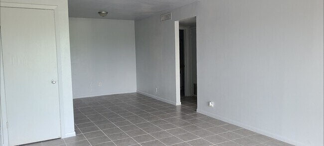 Photo - Cardinal Apartments