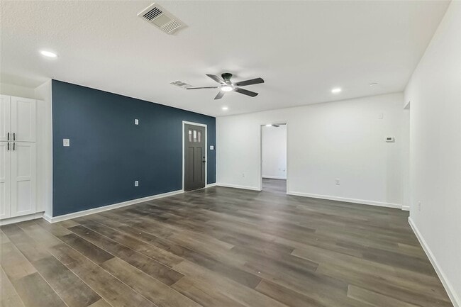 Photo - 135 E Janisch Rd