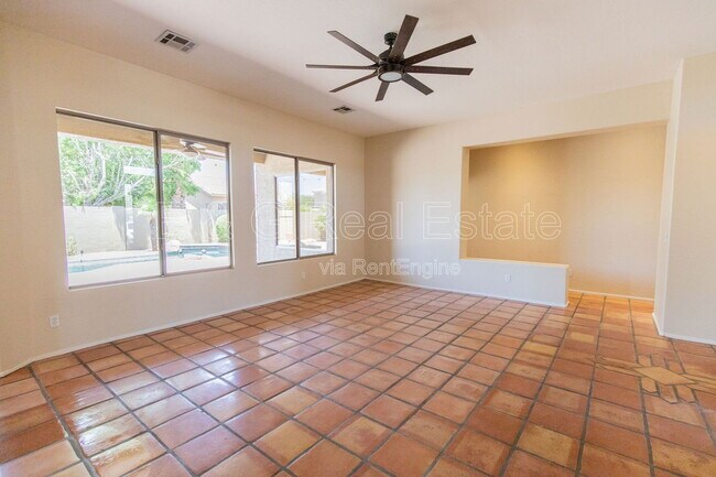 Photo - 770 W Aloe Pl