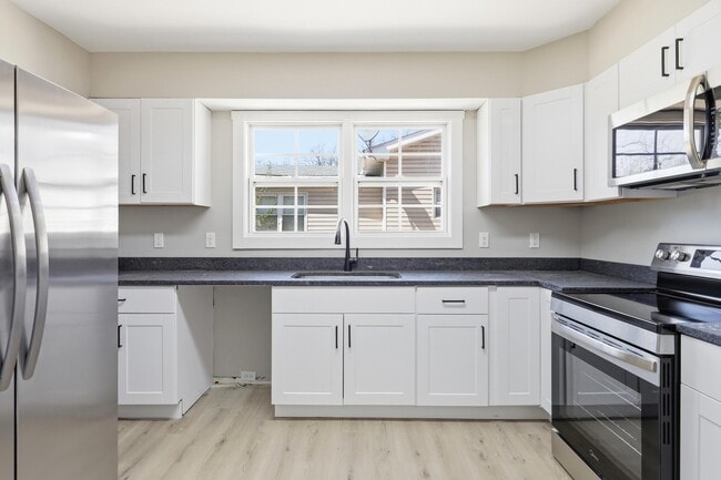 Photo - 2406 Kirby Ave