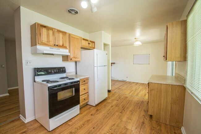 Photo - 3375 Moorhead Ave