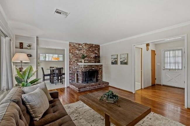 Photo - 2122 Fremont Ave