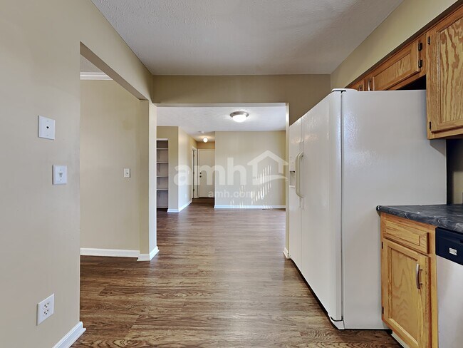 Photo - 2025 Apple Knoll Ln