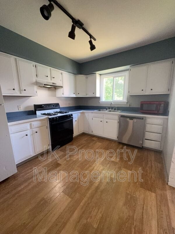 Photo - 816 2nd Ave SW