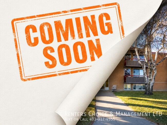 Building Photo - Renovated Third Floor Apartment, Utilities Included